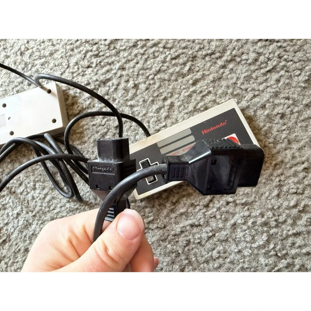 Nintendo NES Controller NES-004 - OEM - Authentic - TESTED & Working ! X2